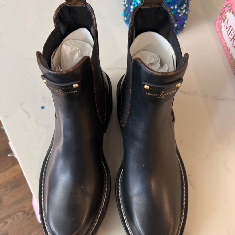 Authentic LV Boots - Picture 5 of 6